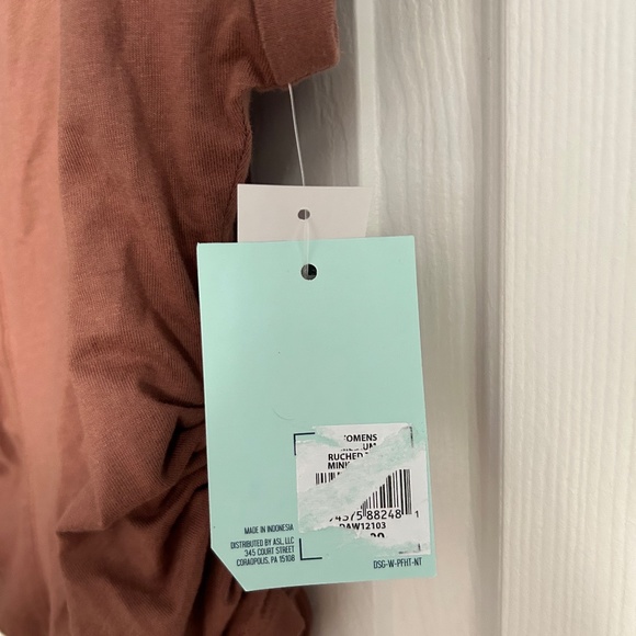 NWT DSG Brown Workout Shirt with Adjustable Sides in M - Picture 2 of 3